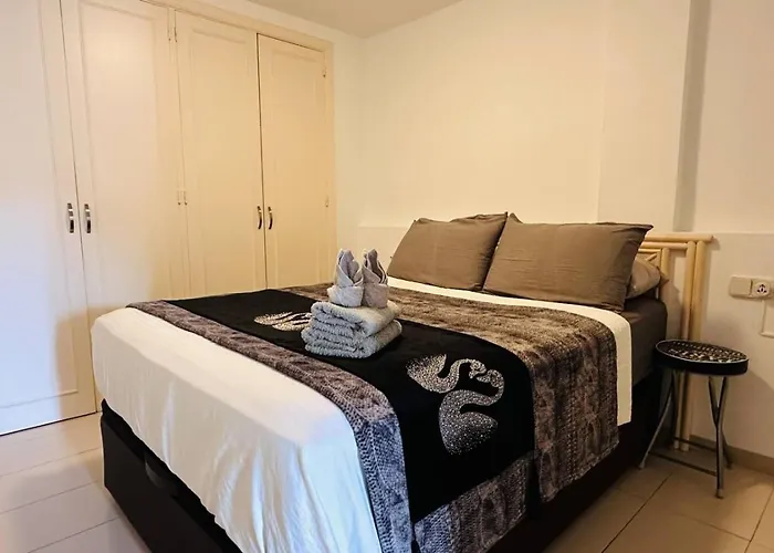 Americas Camison With Pool And Patio 7 By Tenerife365 * Playa de las Americas (Tenerife)